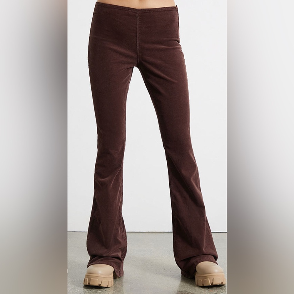 Pacsun Brown Corduroy Low Rise
Flare Pants size 27 great condition side zip - Picture 7 of 17